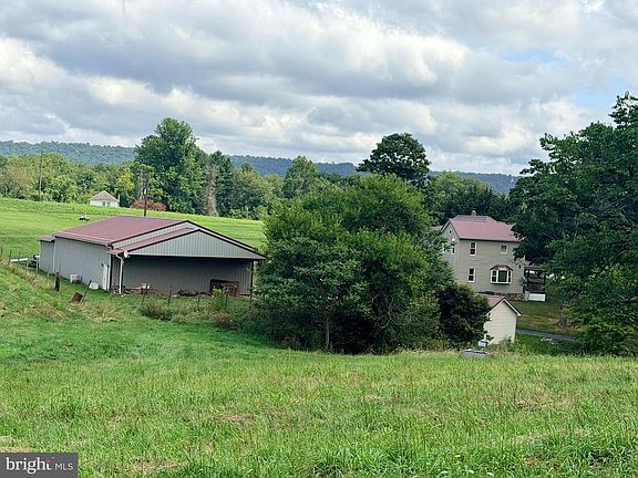 5th image of 3985 Fairview Rd