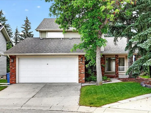 212 N Stravanan Bay SW, Calgary, AB T3H 1H4