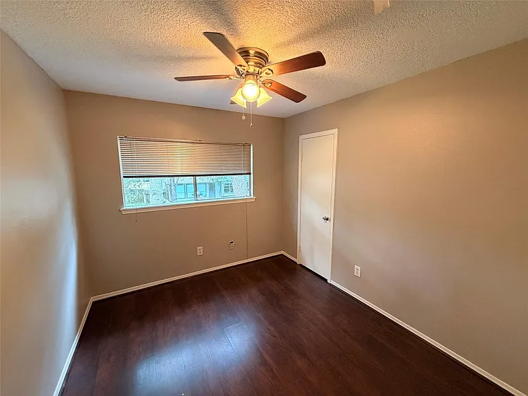 3227 Glade Springs Dr — Photo 27