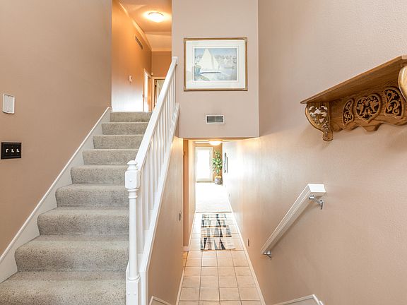 4th image of 15525 Harbor Dr Unit 2
