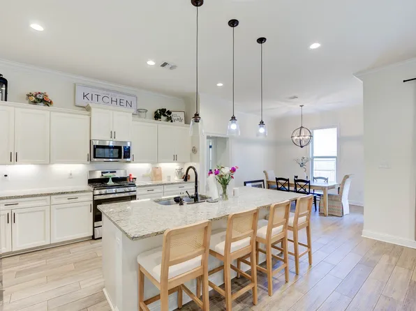 55 High Water Dr, Benton, LA 71006