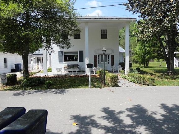 3rd image of 1162 Auxier Ave
