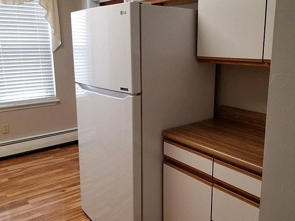 3rd image of 305 W Clayton Ave #1