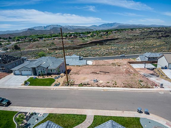 3rd image of 1589 Desert Heights Dr Unit 25