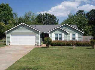2352 Skint Chestnut Dr, Lithia Springs, GA 30122