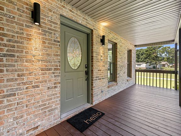 4th image of 208 Chestnutview Dr