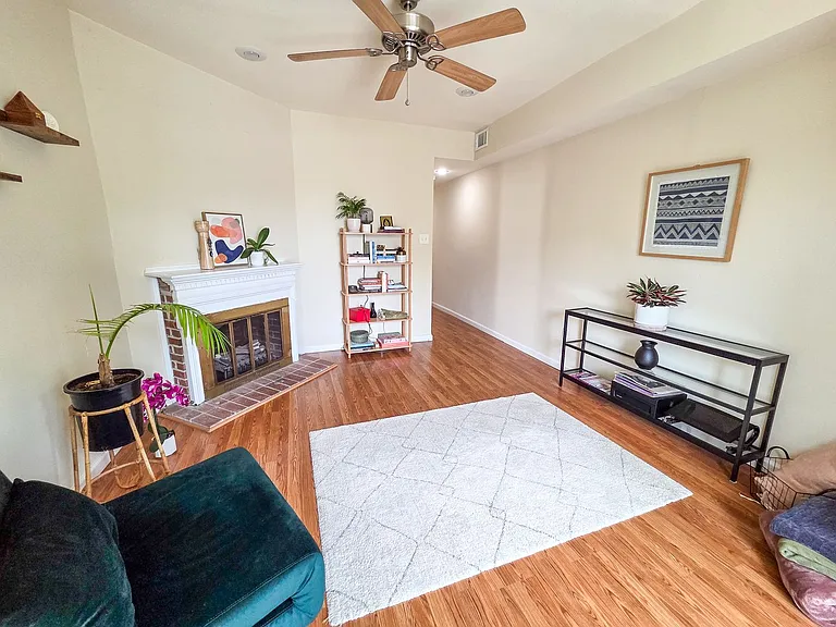 207 R St NW #4 — Photo 6