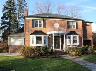 19005 Radnor Rd, Jamaica, NY 11423