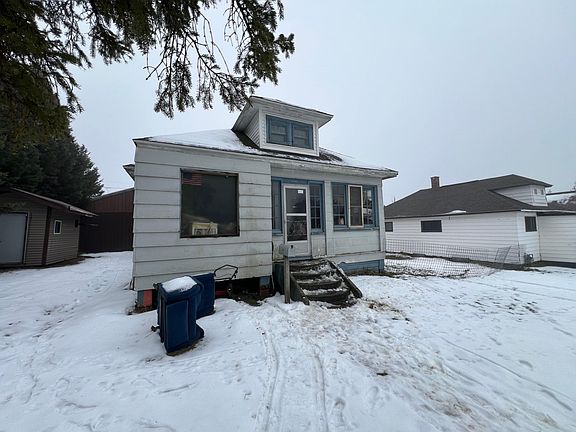 2nd image of 416 Amber St