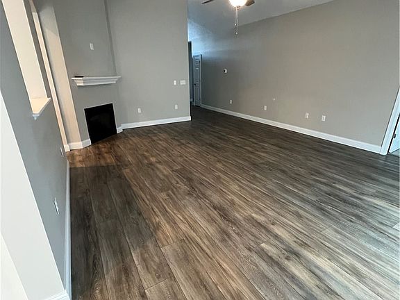 2nd image of 3233 Independence Dr