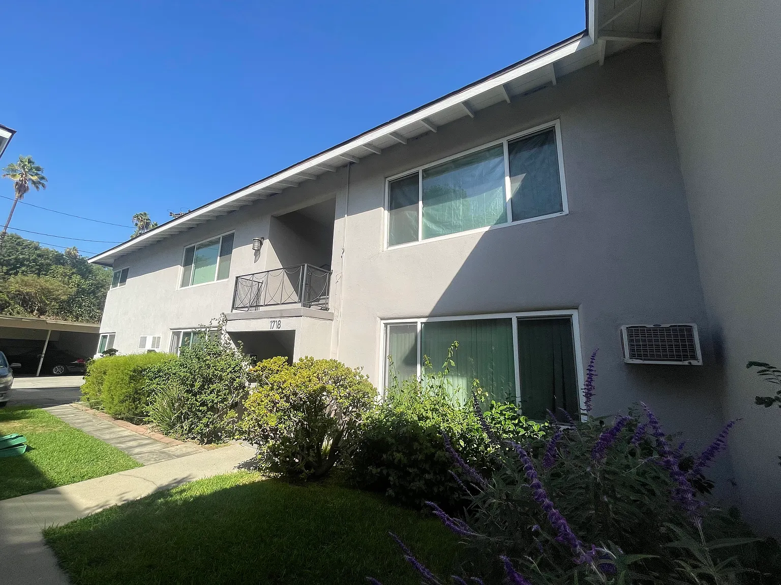 2 bed, 900 sqft, $2,700 — Photo 2