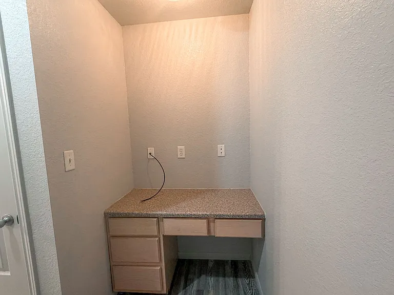 4705 John David Dr — Photo 10