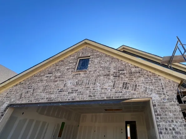 1004 Elmstead Dr, Wht Settlemt, TX 76108