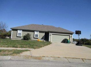 517 W 7th St, Edgerton, KS 66021