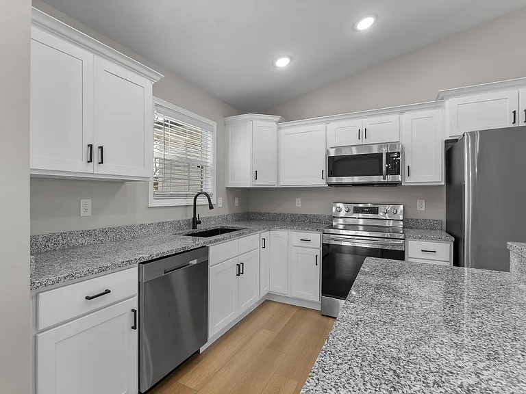 524 Old Poplar Rd — Photo 6