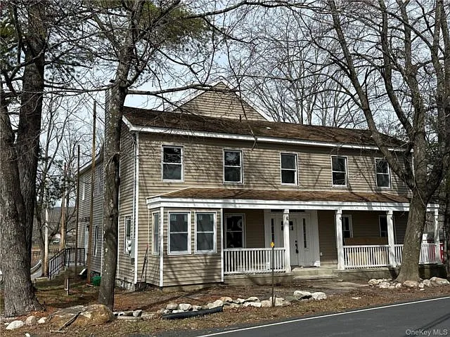 1445 Burlingham Rd