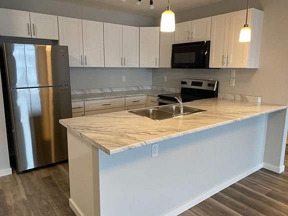 4th image of 10101 101st Ave #1A