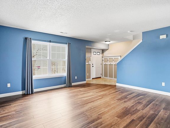 3rd image of 2295 Lakecrest Dr