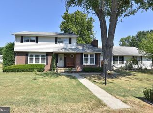 7826 Harbor Rd, Pasadena, MD 21122