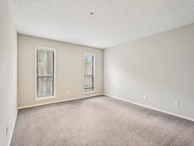 Birch Landing Apartments — Photo 40