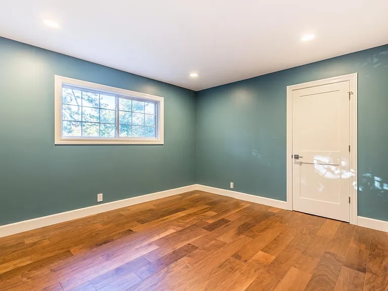 1831 Hurst Ave — Photo 19