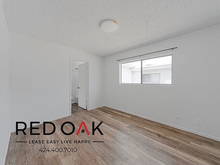 7340 Haskell Ave #104 — Photo 11
