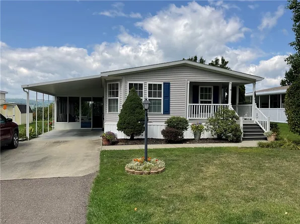 18 Hillcrest Cir, Dansville, NY 14437