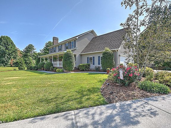 5th image of 120 Evergreen Pl