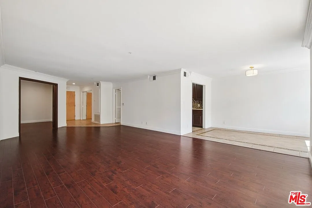 2 bed, 2.0 bath, 1800 sqft, $4,100 — Photo 3