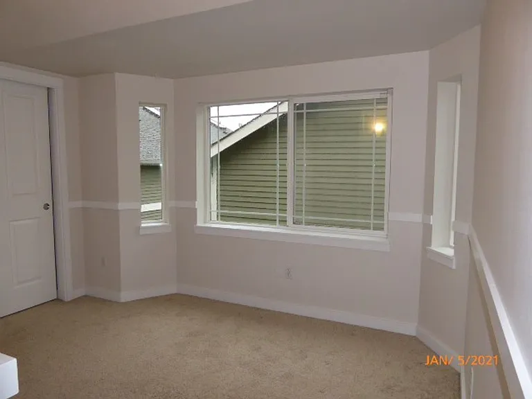 6415 9th Ave NE #D — Photo 18