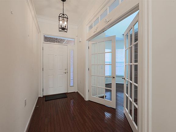 4th image of 8061 Paddington Ln
