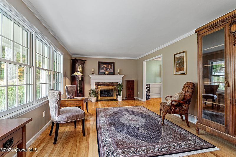 4th image of 1 Glenwood Drive