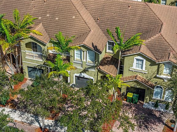 2nd image of 1449 SE 24th Rd