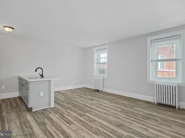 819 S 2nd St Side 3F, Philadelphia, PA 19147