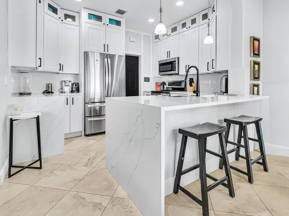 5428 Pointe Villa Drive #E, Lighthouse Point, FL 33064
