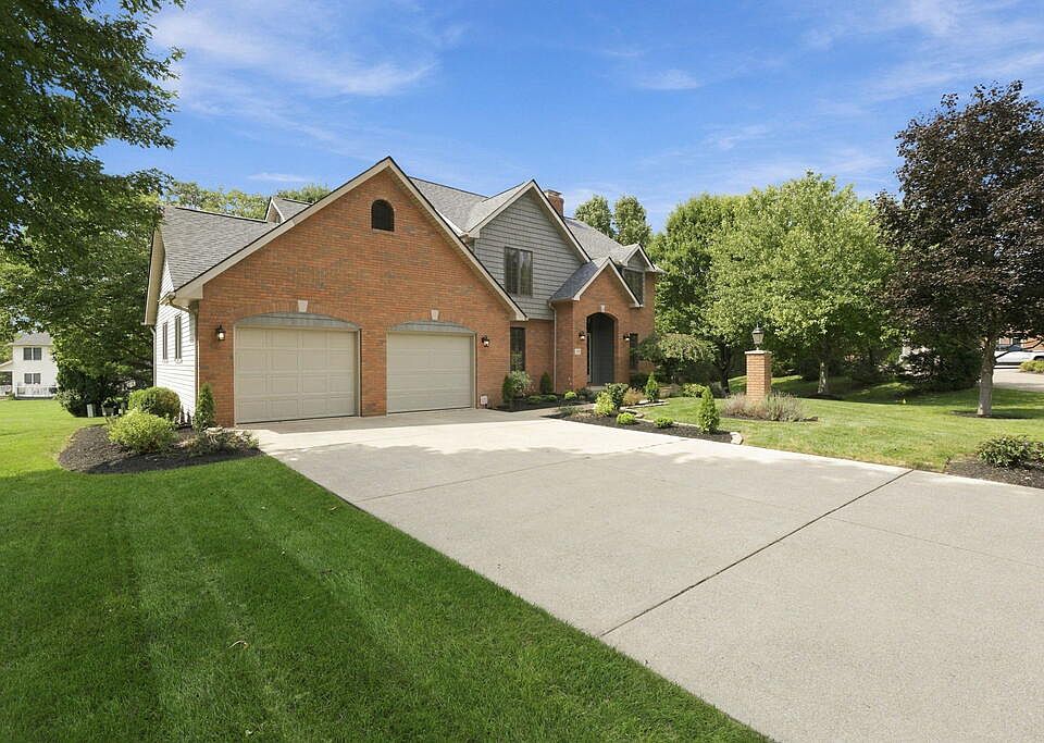 7th image of 205 Falcon Dr