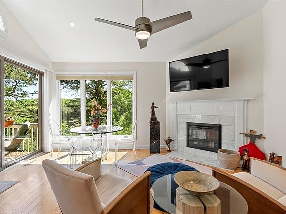 5th image of 24 Bayridge Ln #24
