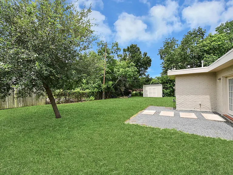4011 Ebbtide Dr — Photo 31