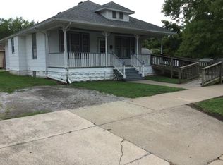 2045 Clarke St, Murphysboro, IL 62966