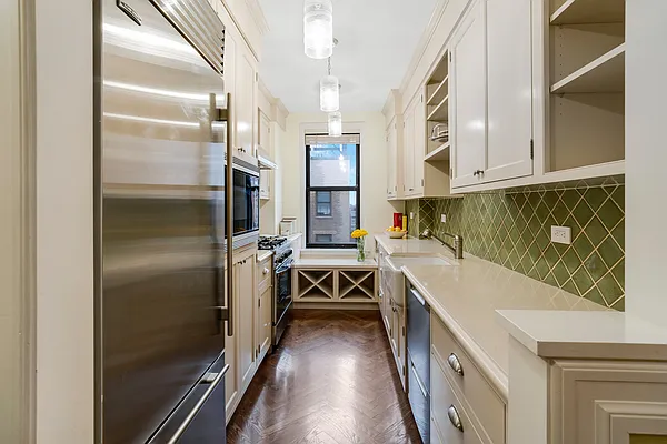 Sold by Compass | media 7