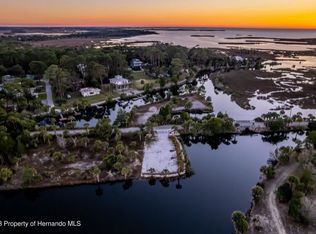 4309 Bayou Dr, Weeki Wachee, FL 34607