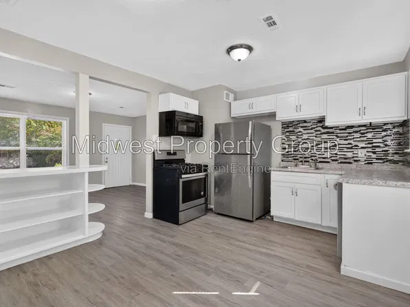 1450 Plaza Pl, Wentzville, MO 63385