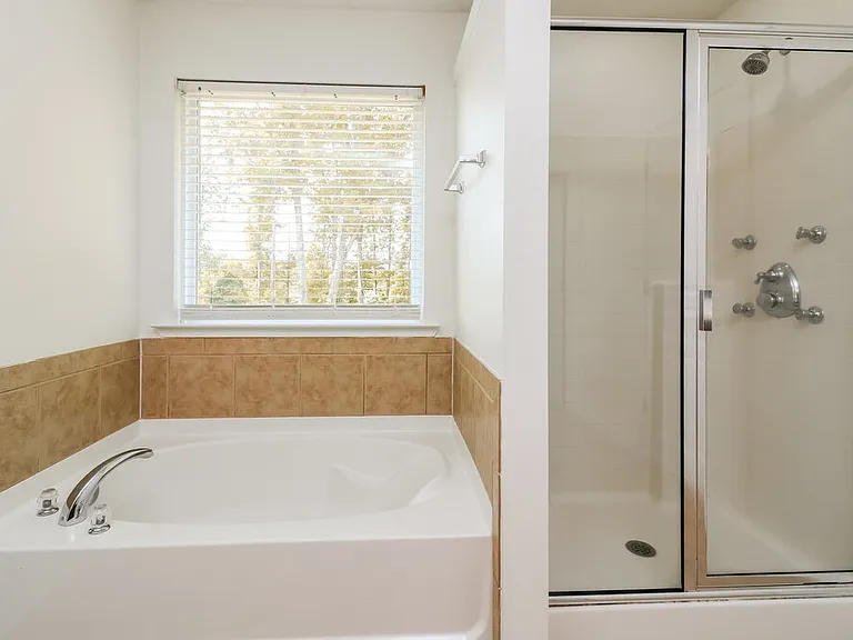 340 Darbys Run Ct — Photo 15