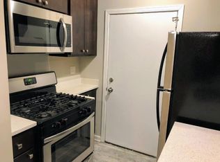 3217 W Cullom Ave #GDN, Chicago, IL 60618