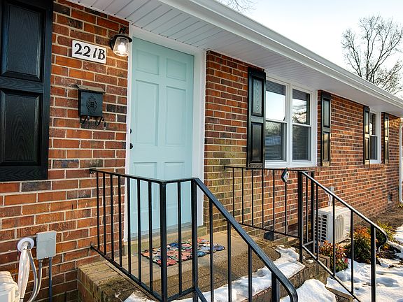 2nd image of 221 N Linden Ave #2