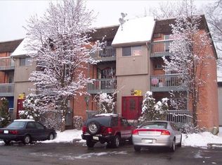 547 Ashland Ave, Aurora, IL 60505