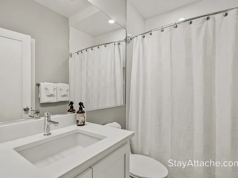 418 Street SE #B — Photo 14