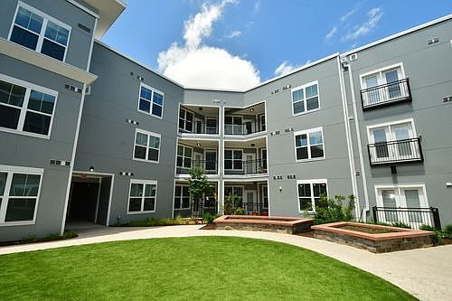 5th image of 2126 Goodrich Ave APT 323