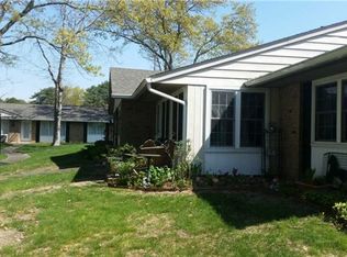 302 Cardiff Ct UNIT B, Ridge, NY 11961