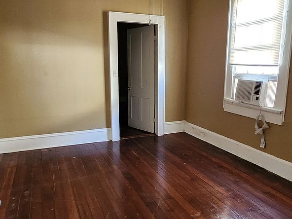 2nd image of 823 Nunez St